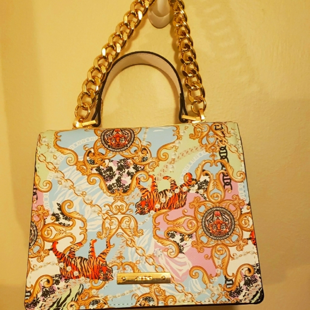 Purse - Picture 1 of 5